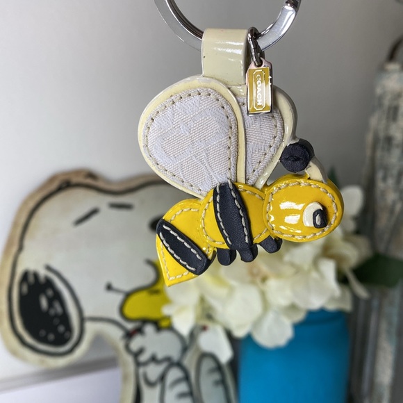 Coach bumblebee key ring fob - Picture 7 of 7